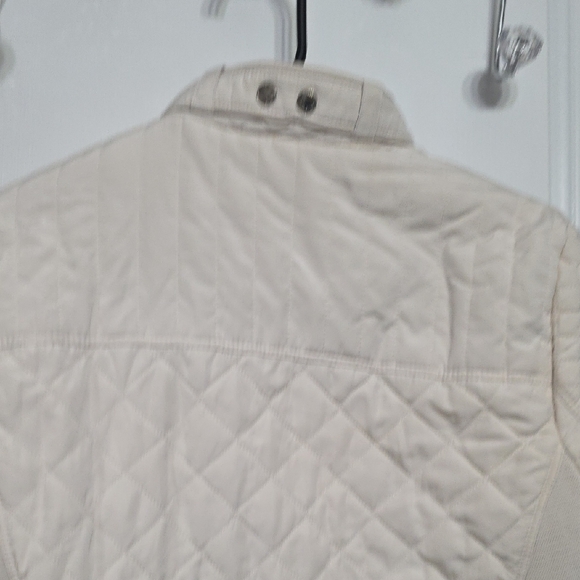 Elegant Cream Quilted Women's Jacket - Picture 11 of 14